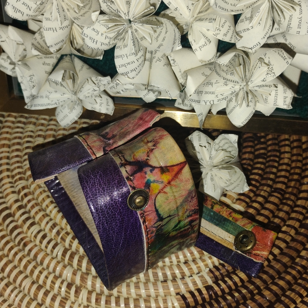 Colorful Abstract Print Leather Cuff Bracelet Purple Multicolor NEW - Picture 2 of 13